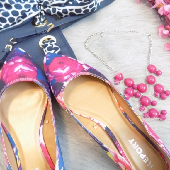 Report Shoes - NWOB Floral Pointed Flat Shoes